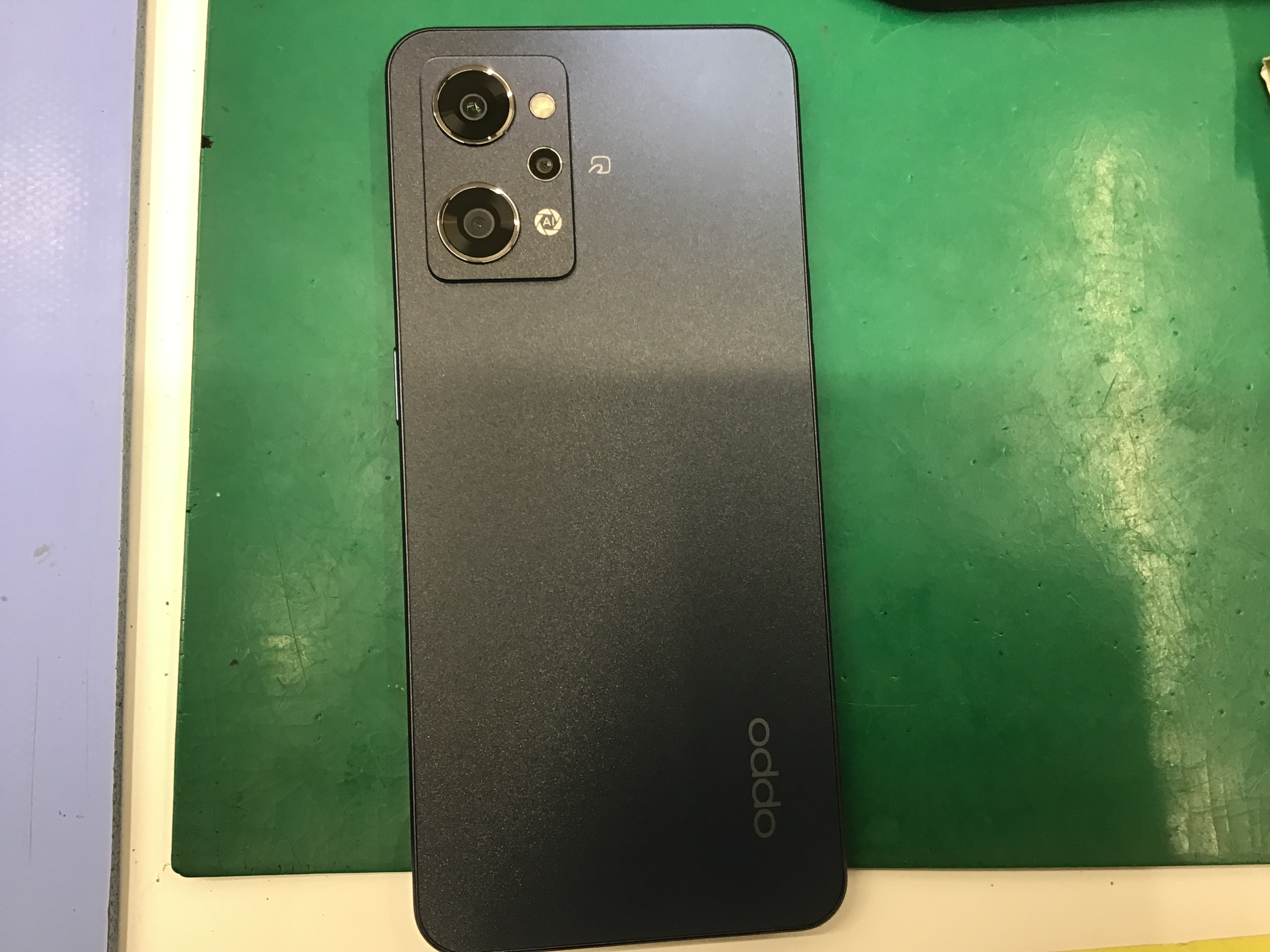 OPPOのバッテリー交換ならデータをそのまま・最短即日修理のスマホ修理工房ラザウォーク甲斐双葉店にご相談ください!